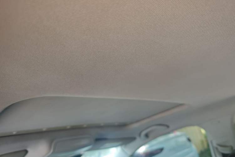 Used Volkswagen Sagitar 2012 1.6L Manual Comfort Model Headliner