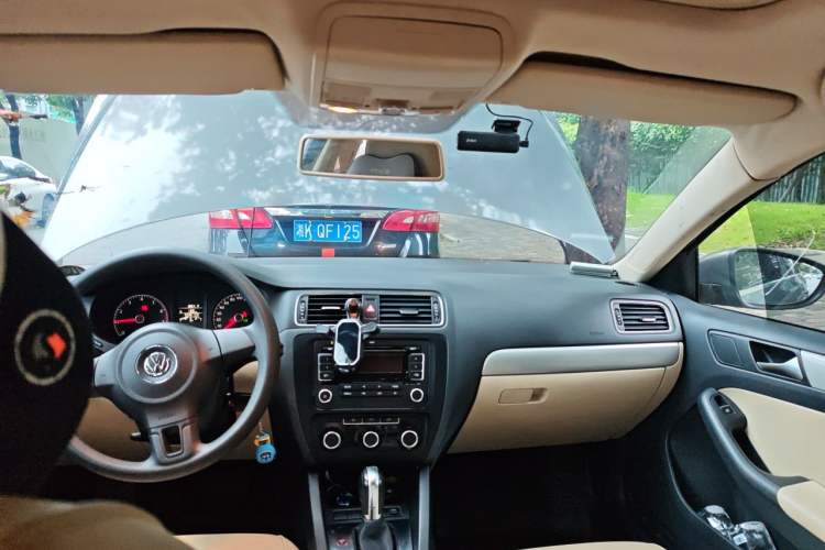 Used Volkswagen Sagitar 2012 1.6L Automatic Comfort Edition Headliner