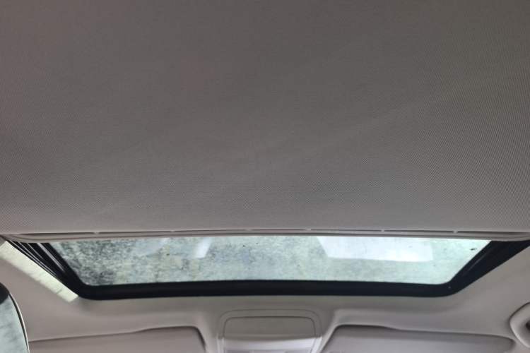 Used Volkswagen Sagitar 2012 1.4TSI Automatic Luxury Edition Headliner