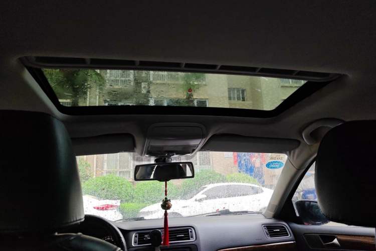 Used Volkswagen Sagitar 2012 1.4TSI Automatic Flagship Edition Headliner