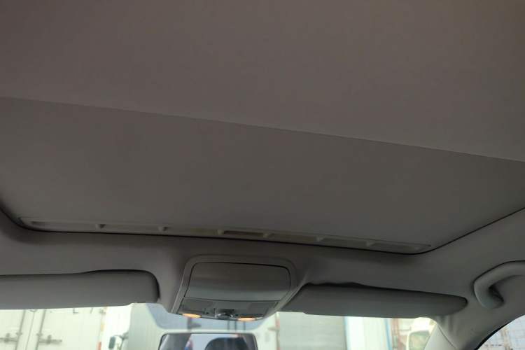 Used Volkswagen Sagitar 2012 1.6L Automatic Comfort Edition Headliner