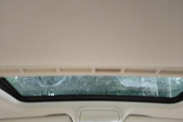 Used Volkswagen Sagitar 2012 1.4TSI Manual Luxury Model Headliner