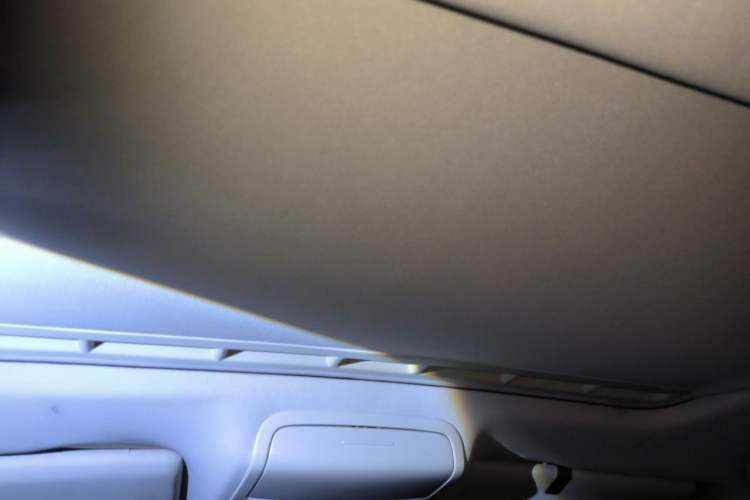 Used Volkswagen Sagitar 2012 1.4TSI Manual Luxury Model Headliner