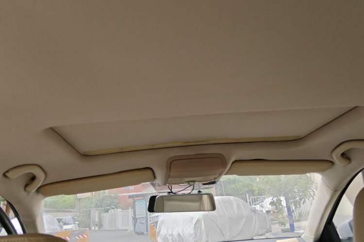 Used Volkswagen Sagitar 2012 1.6L Manual Comfort Model Headliner
