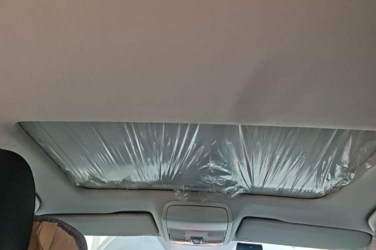 Used Volkswagen Sagitar 2012 1.6L Manual Comfort Model Headliner