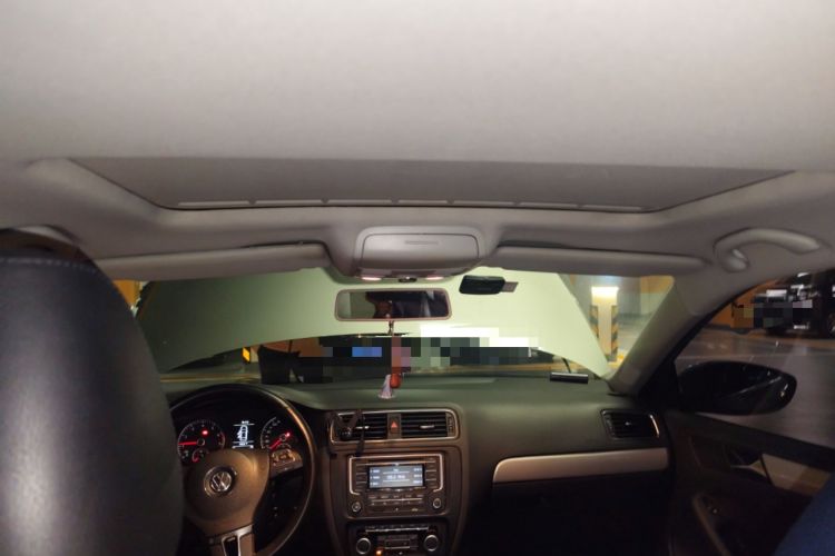 Used Volkswagen Sagitar 2012 1.4TSI Manual Luxury Model Headliner