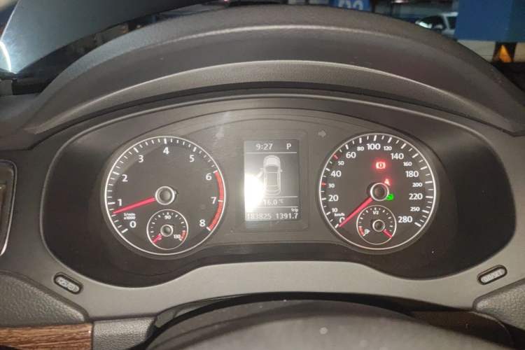 Used Volkswagen Sagitar 2012 1.4TSI Automatic Flagship Edition Instrument Cluster