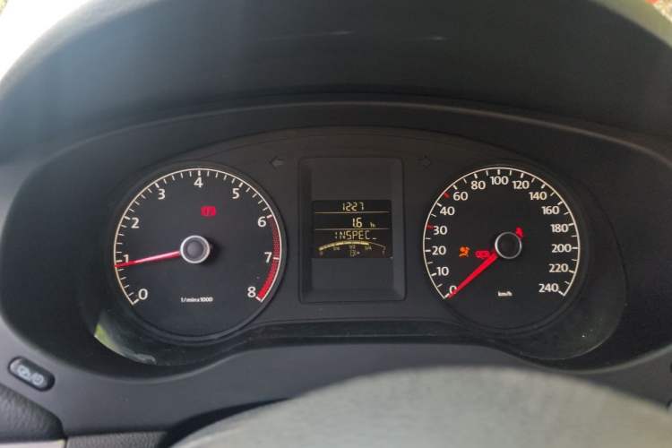 Used Volkswagen Sagitar 2012 1.6L Manual Comfort Model Instrument Cluster