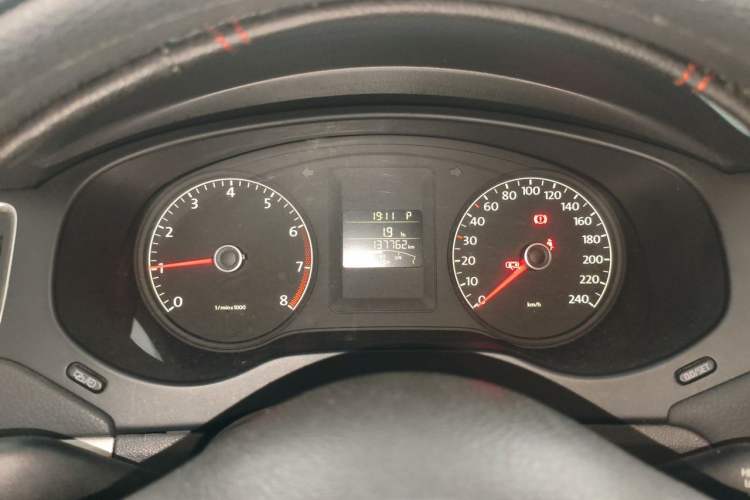 Used Volkswagen Sagitar 2012 1.6L Automatic Comfort Edition Instrument Cluster