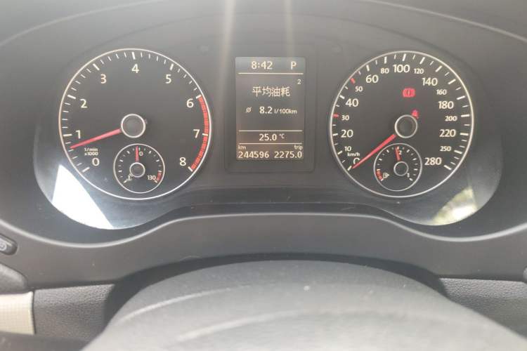 Used Volkswagen Sagitar 2012 1.4TSI Automatic Luxury Edition Instrument Cluster