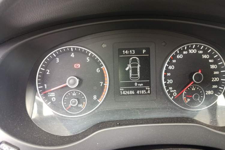 Used Volkswagen Sagitar 2012 1.4TSI Automatic Luxury Edition Instrument Cluster