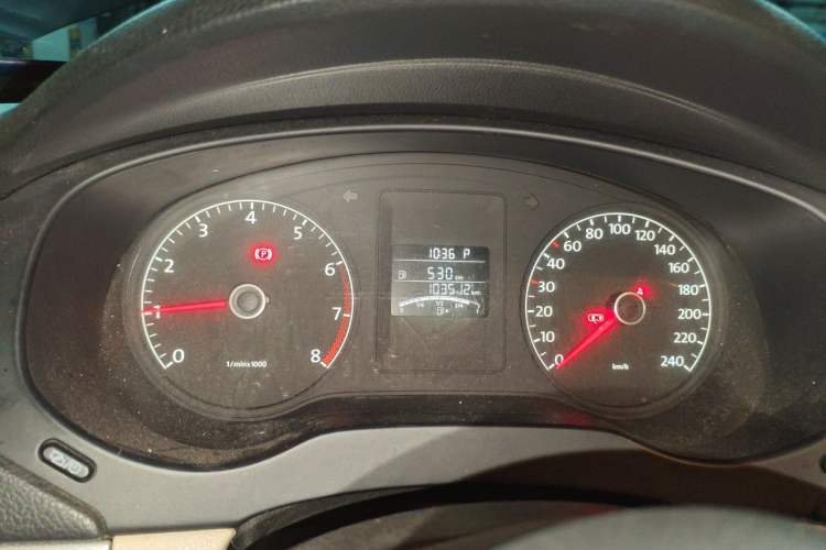 Used Volkswagen Sagitar 2012 1.6L Automatic Comfort Edition Instrument Cluster
