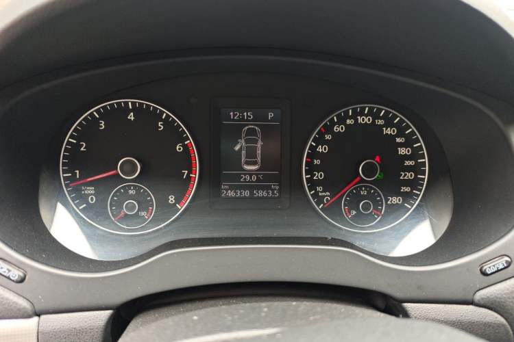 Used Volkswagen Sagitar 2012 1.4TSI Automatic Luxury Edition Instrument Cluster