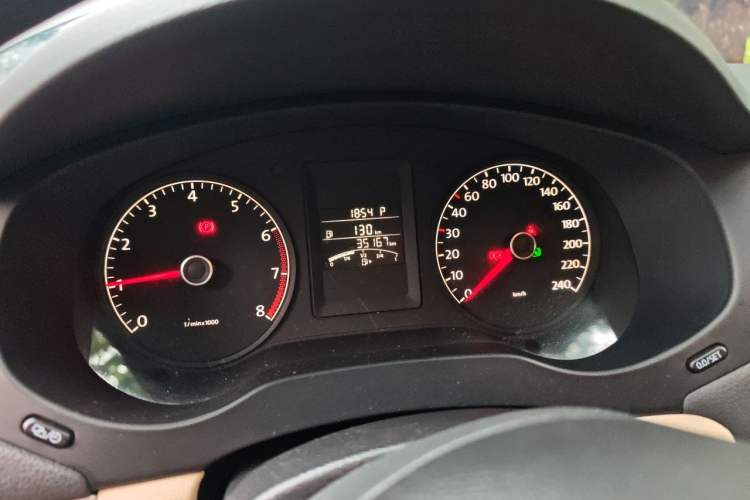 Used Volkswagen Sagitar 2012 1.6L Automatic Comfort Edition Instrument Cluster