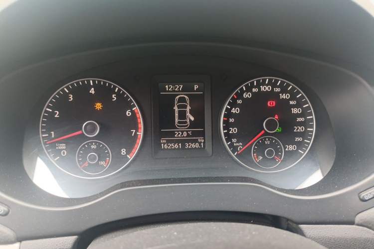 Used Volkswagen Sagitar 2012 1.4TSI Automatic Luxury Edition Instrument Cluster