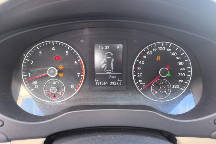 Used Volkswagen Sagitar 2012 1.4TSI Automatic Luxury Edition Instrument Cluster