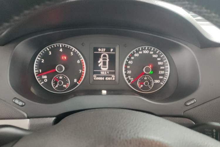 Used Volkswagen Sagitar 2012 1.4TSI Automatic Luxury Edition Instrument Cluster