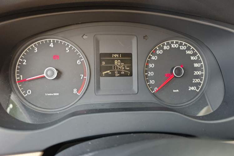 Used Volkswagen Sagitar 2012 1.6L Manual Comfort Model Instrument Cluster
