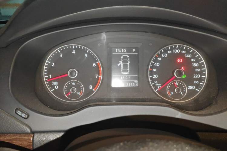 Used Volkswagen Sagitar 2012 1.4TSI Automatic Flagship Edition Instrument Cluster