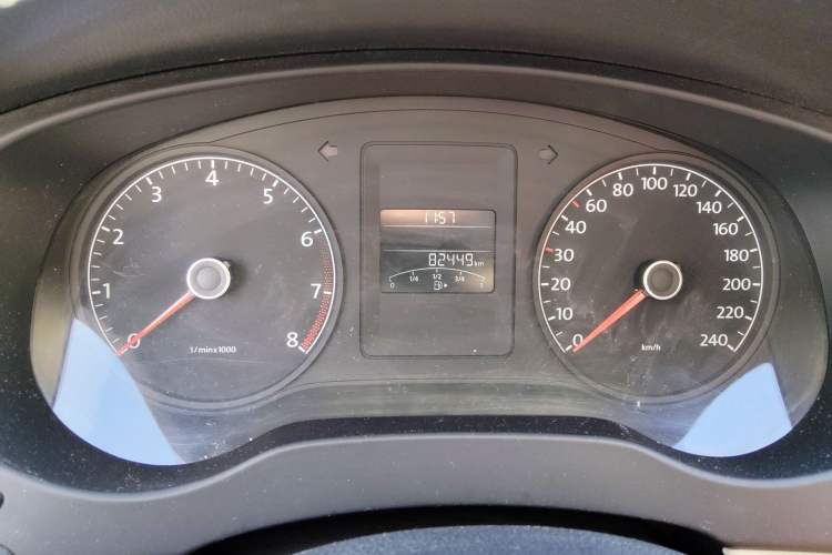 Used Volkswagen Sagitar 2012 1.6L Manual Comfort Model Instrument Cluster
