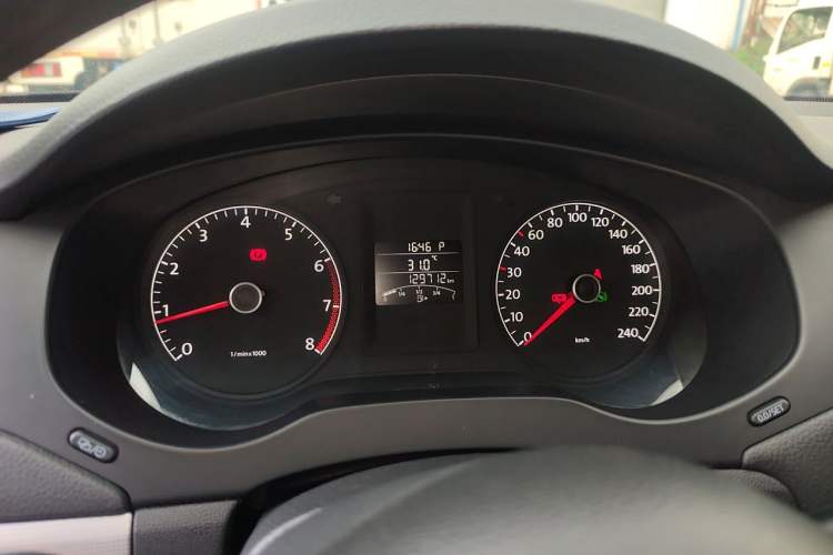 Used Volkswagen Sagitar 2012 1.6L Automatic Comfort Edition Instrument Cluster