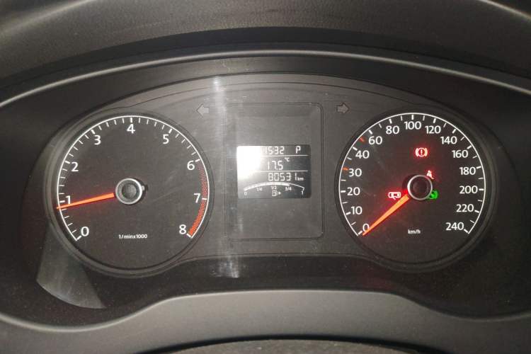 Used Volkswagen Sagitar 2012 1.6L Automatic Comfort Edition Instrument Cluster
