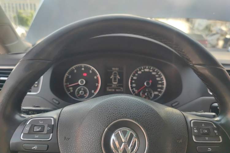 Used Volkswagen Sagitar 2012 1.4TSI Manual Luxury Model Instrument Cluster