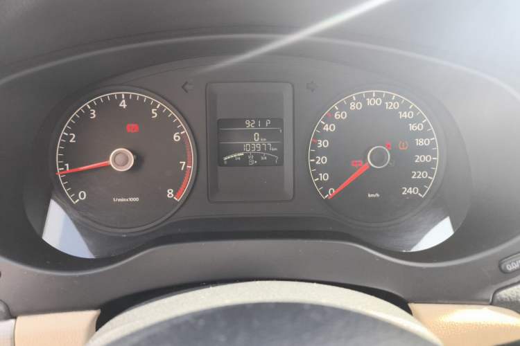 Used Volkswagen Sagitar 2012 1.6L Automatic Comfort Edition Instrument Cluster