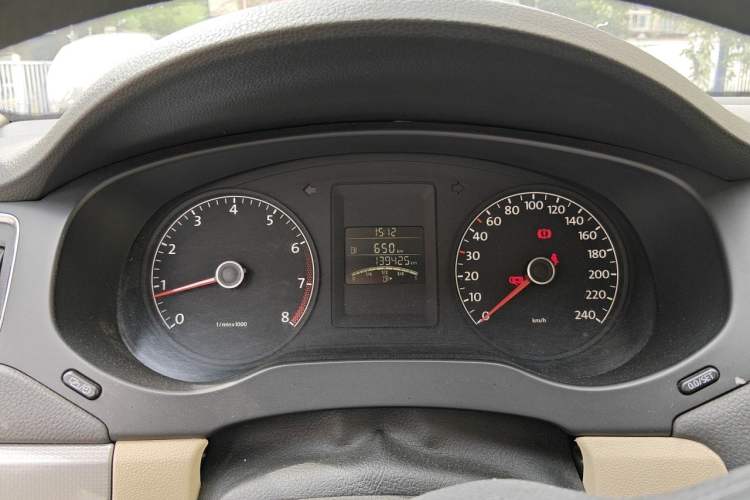 Used Volkswagen Sagitar 2012 1.6L Manual Comfort Model Instrument Cluster