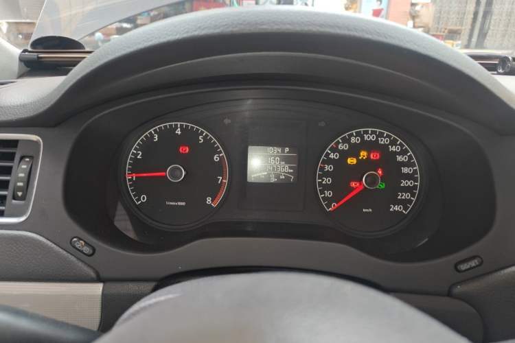 Used Volkswagen Sagitar 2012 1.6L Automatic Comfort Edition Instrument Cluster
