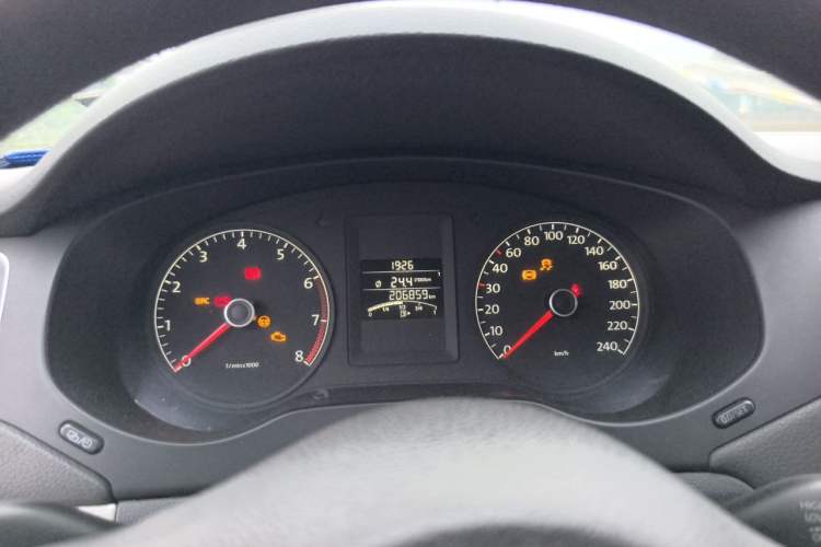 Used Volkswagen Sagitar 2012 1.6L Manual Comfort Model Instrument Cluster