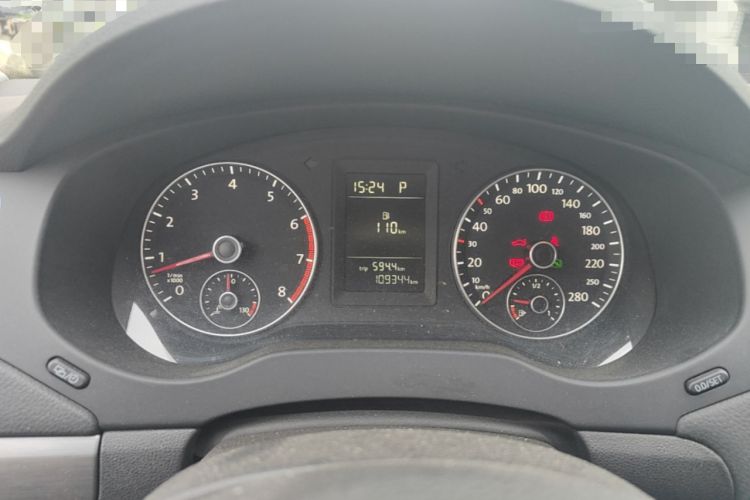 Used Volkswagen Sagitar 2012 1.4TSI Automatic Fashion Edition Instrument Cluster