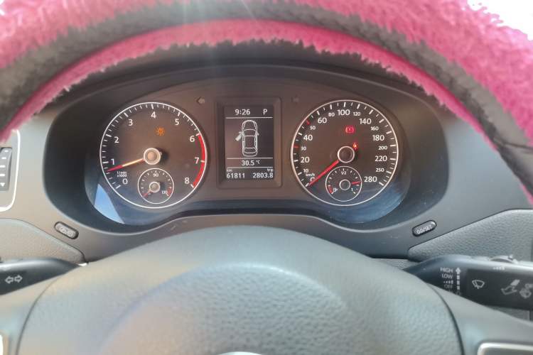 Used Volkswagen Sagitar 2012 1.4TSI Automatic Luxury Edition Instrument Cluster