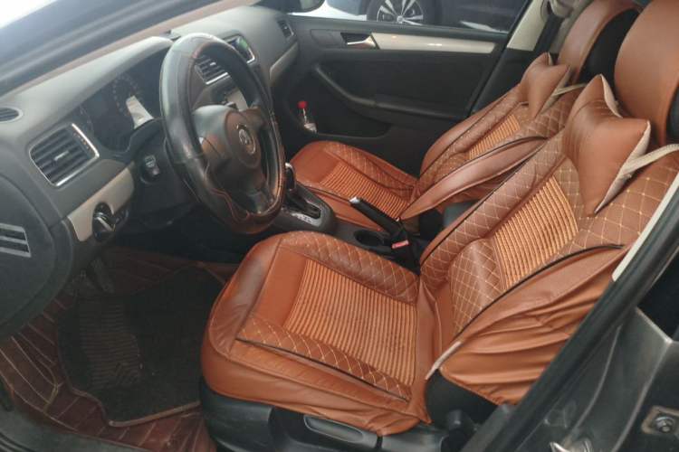 Used Volkswagen Sagitar 2012 1.6L Automatic Comfort Edition Left Front Seat