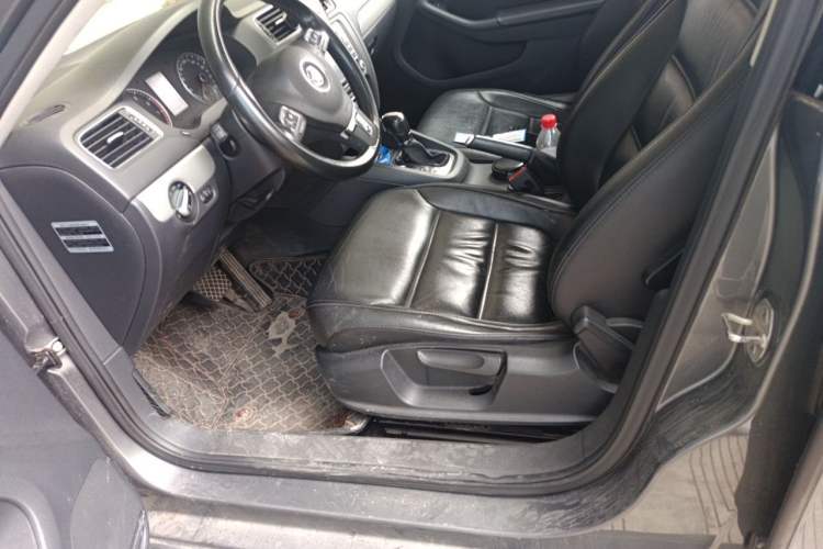 Used Volkswagen Sagitar 2012 1.4TSI Automatic Luxury Edition Left Front Seat