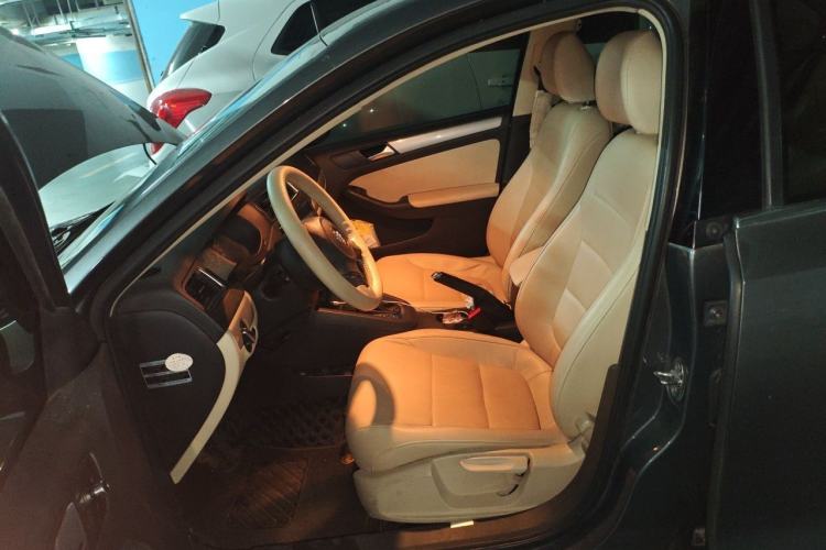 Used Volkswagen Sagitar 2012 1.6L Automatic Comfort Edition Left Front Seat