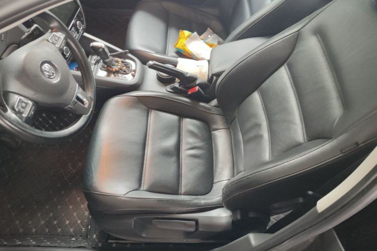 Used Volkswagen Sagitar 2012 1.4TSI Automatic Luxury Edition Left Front Seat