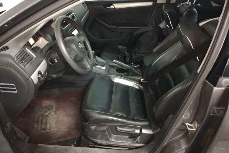 Used Volkswagen Sagitar 2012 1.6L Automatic Comfort Edition Left Front Seat