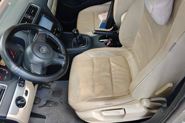 Used Volkswagen Sagitar 2012 1.6L Manual Comfort Model Left Front Seat