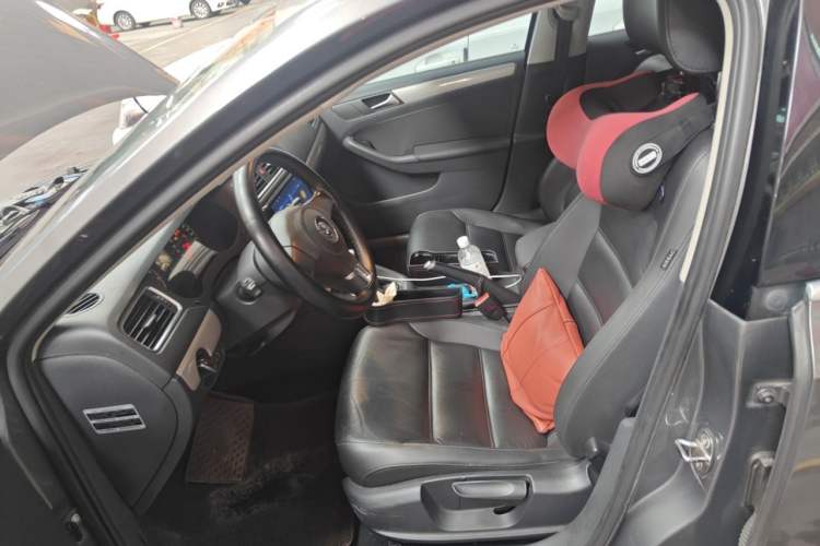 Used Volkswagen Sagitar 2012 1.6L Automatic Comfort Edition Left Front Seat