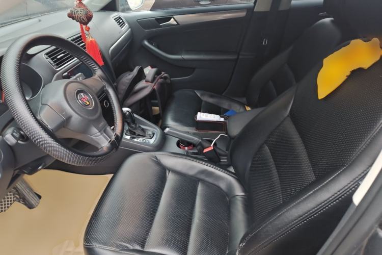 Used Volkswagen Sagitar 2012 1.6L Automatic Fashion Edition Left Front Seat