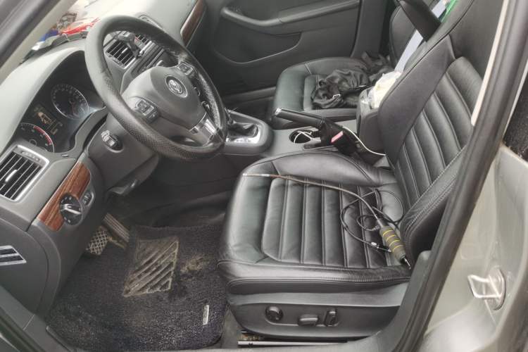 Used Volkswagen Sagitar 2012 1.8TSI Automatic Flagship Edition Left Front Seat