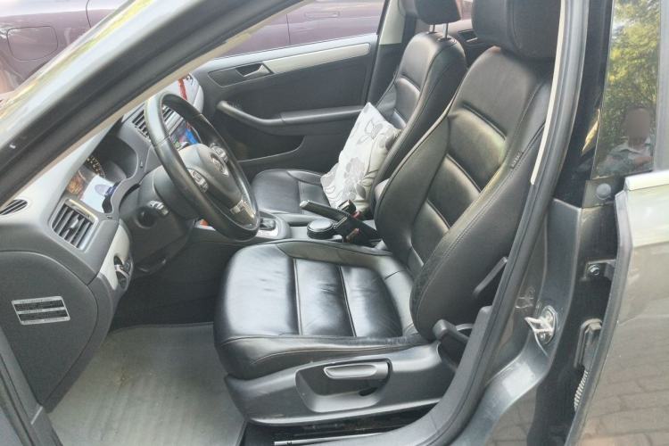 Used Volkswagen Sagitar 2012 1.4TSI Automatic Luxury Edition Left Front Seat