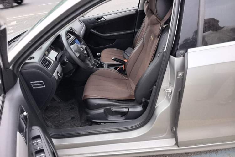Used Volkswagen Sagitar 2012 1.6L Manual Comfort Model Left Front Seat