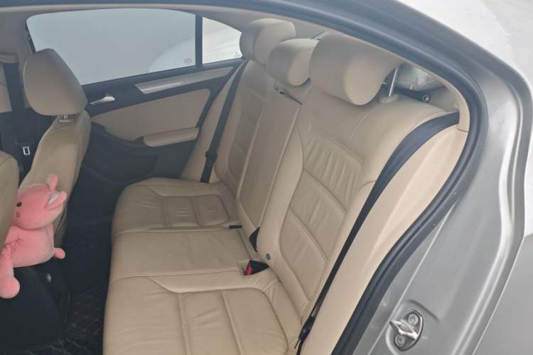 Used Volkswagen Sagitar 2012 1.4TSI Automatic Luxury Edition Left Rear Seat