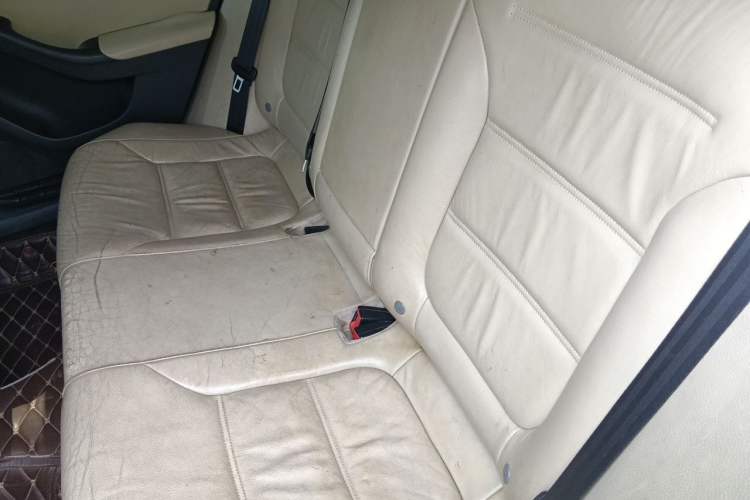 Used Volkswagen Sagitar 2012 1.6L Manual Comfort Model Left Rear Seat