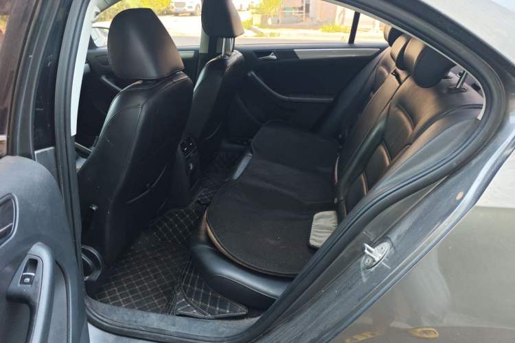 Used Volkswagen Sagitar 2012 1.4TSI Automatic Luxury Edition Left Rear Seat
