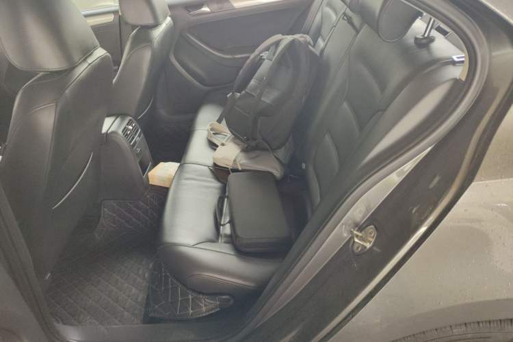 Used Volkswagen Sagitar 2012 1.4TSI Automatic Luxury Edition Left Rear Seat