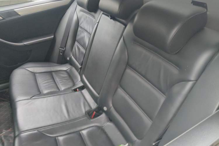 Used Volkswagen Sagitar 2012 1.6L Automatic Fashion Edition Left Rear Seat