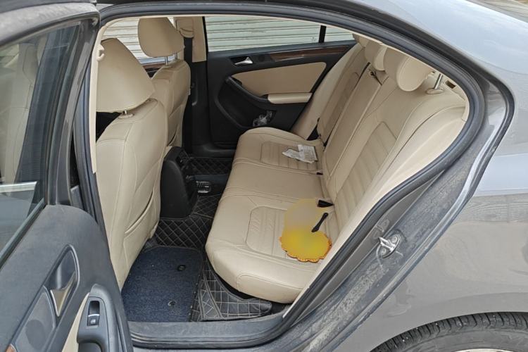 Used Volkswagen Sagitar 2012 1.8TSI Automatic Flagship Edition Left Rear Seat